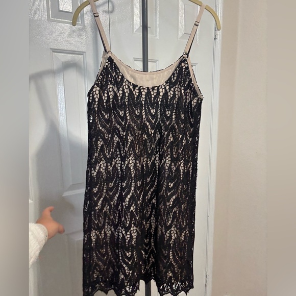 Alice + Olivia Black and Nude Lace Slip Dress - Picture 3 of 10
